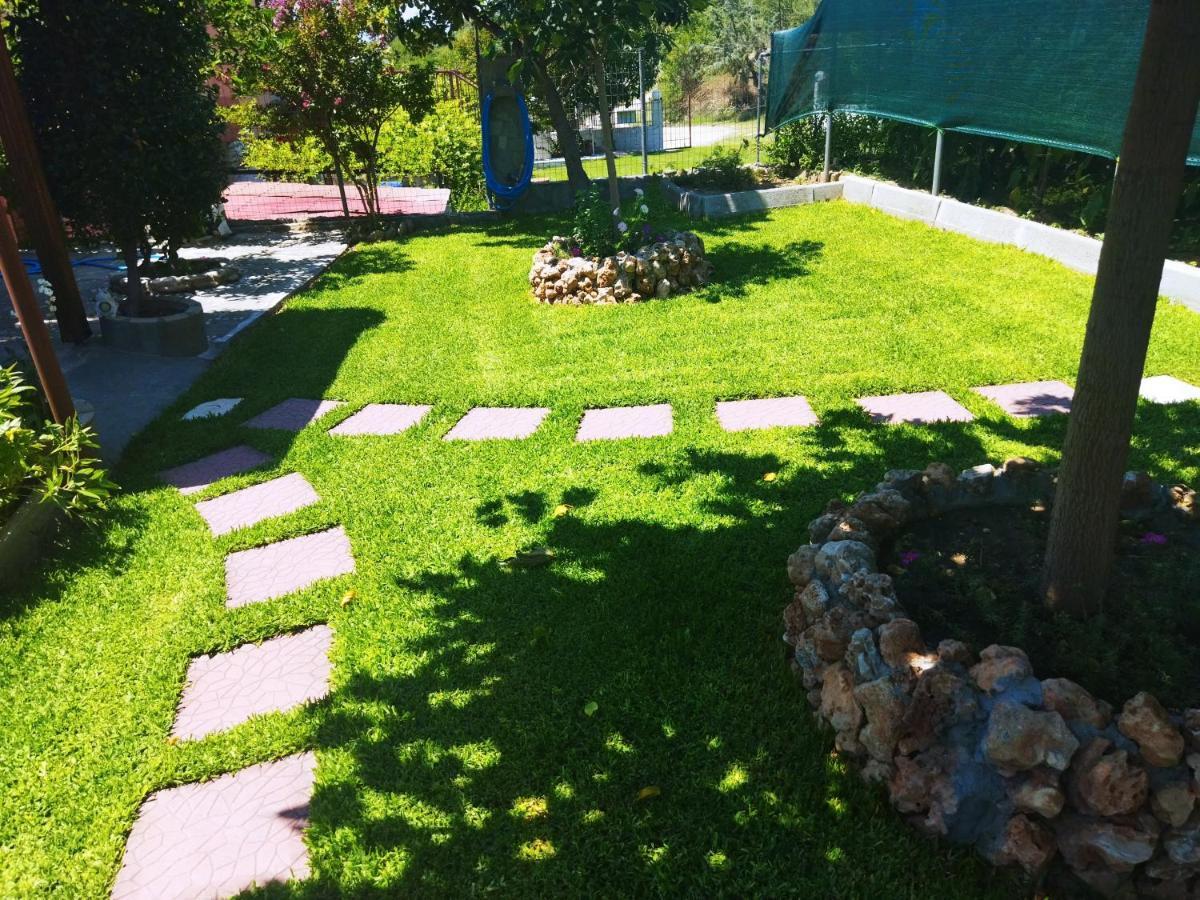 Adam'S Holiday House 2019 Karianí Exterior photo