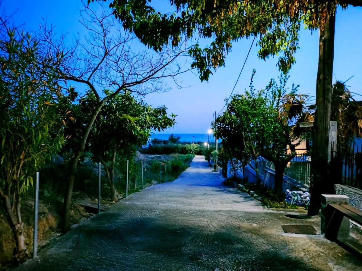 Adam'S Holiday House 2019 Karianí Exterior photo