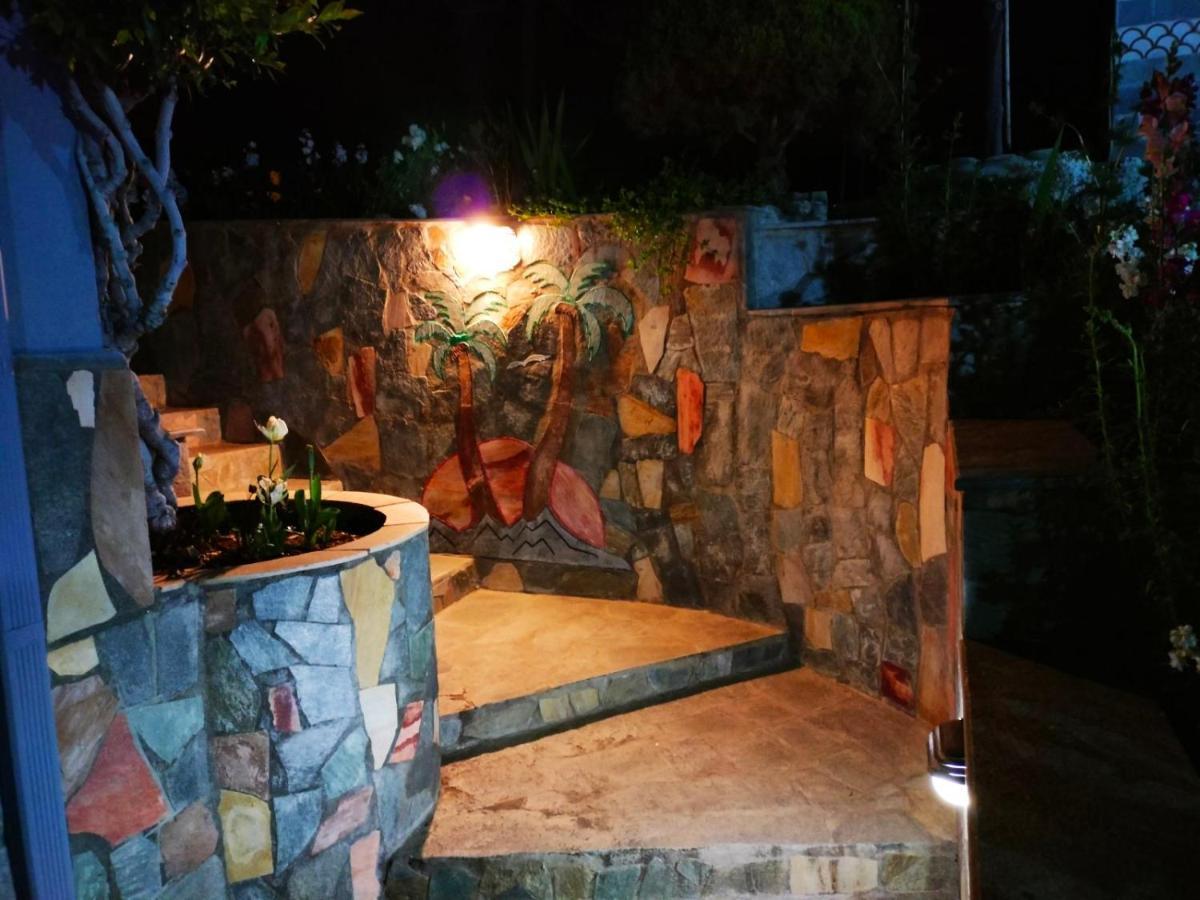 Adam'S Holiday House 2019 Karianí Exterior photo