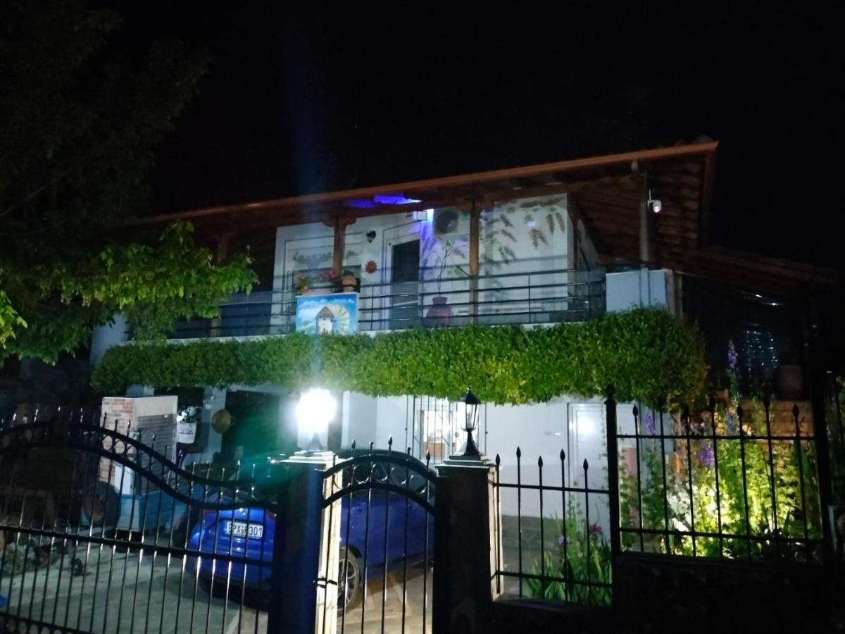 Adam'S Holiday House 2019 Karianí Exterior photo