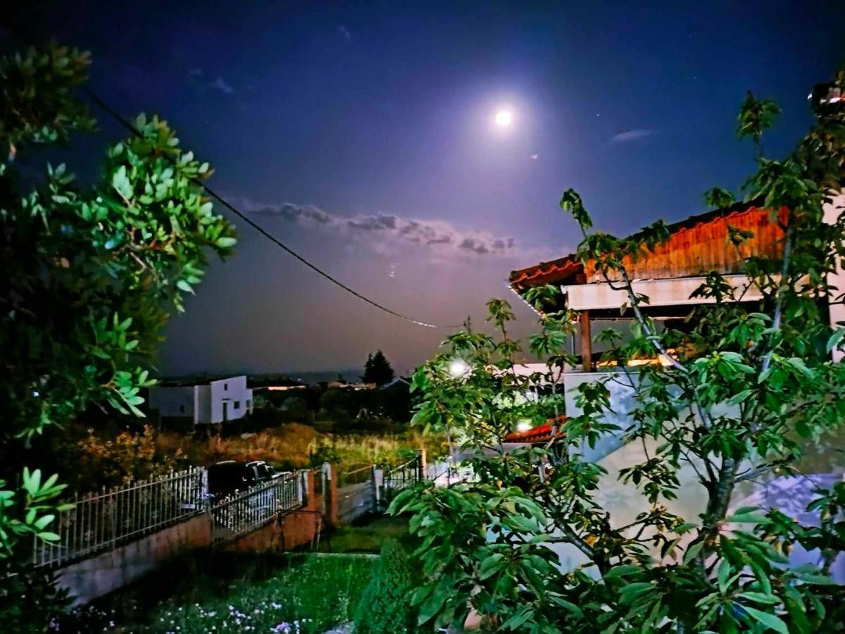 Adam'S Holiday House 2019 Karianí Exterior photo